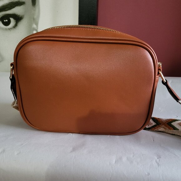 NWOT BOSTANTEN CROSSBODY BAG WITH EMBROIDERED GUITAR ADJUSTABLE STRAP - Picture 6 of 10